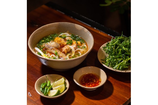 Bánh Canh Huế Phú Lộc - Hương vị Huế giữa lòng Sài Gòn